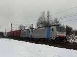 Die 186 106 und 186 103 am 16.01.2010 mit einem Hangartner Zug unterwegs bei Ostermnchen. 