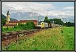 ES64U2-013 bringt einen voll beladenen Gterzug des Kombinierten Ladungsverkehrs vom Grenzbahnhof Brenner nach Mnchen.