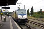 UELZEN (Landkreis Ulzen), 05.09.2021, 146 537-06 der Bahngesellschaft Metronom als RE 3 (Niedersachsen) nach Hamburg Hbf bei der Ausfahrt aus dem Bahnhof Uelzen