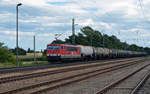 155 046, welche bei der MEG unter der internen Nummer 708 gelistet ist, führte am 05.08.17 einen Kesselwagenzug durch Weißig (b. Riesa) Richtung Zeithain.