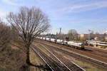 DB Cargo 266 442 (im Leiheinsatz für die MEG) // Aufgenommen von der Straßenbrücke  Allee der Kosmonauten  in Berlin-Marzahn. // 7. April 2018
