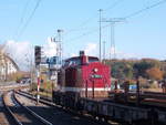 Leider zu Ende war der Bahnsteig in Stralsund Rügendamm,so das von mir nur diese Aufnahme von der MTEG 114 703,am 06.November 2017,möglich war.