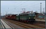 242 001-6 der MTEG hat am 02.03.2019 im Bahnhof Köthen Aufstellung vor einem Fotogüterzug genommen.