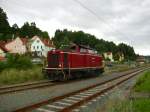 V 100 1041 der NeSa (211 041-9) rangiert am 16. August 2010 ber Gleis 6 des Kronacher Bahnhofes.