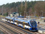 Pesa Link der Niederbarnimer Eisenbahn, hier VT 632.006, fuhr am 2.12.2017 im Doppelpack sozusagen Pendelverkehr zwischen Lichtenberg und Strausberg. Eine Strecke benötigt etwa 20 Minuten, so dass das Zugpaar für den Stundentakt ausreichte. Bis Müncheberg geht es weiter mit einem Ersatzverkehr-Bus. 2.12.2017