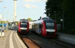 Die 2 Triebwagen der NBE VT2.74  Segeberg  und VT2.75(noch namenslos) bei der Zugkreuzung am 28.6.2008 in Bad Segeberg.