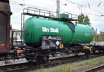 Nun also der zweite hübsche grüne Kessel-Zweiachser vom Einsteller On Rail GmbH mit der Nr. 23 RIV 80 D-ORME 746 5 877-0 Zcs für lt. UN-Nr.: 886/1052 das Ladegut Fluorwasserstoff, wasserfrei den ich ablichten konnte in einem gemischten Güterzug am 11.05.23 Vorbeifahrt Bahnhof Magdeburg-Neustadt.