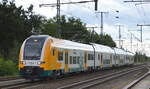 Hier eine vierteilige Version des Triebzuges Siemens Desiro HC für die ODEG, der Triebzug  62 527-7  (NVR:  94 80 3462 527-7 D-ODEG + 94 80 3862 627-1 D-ODEG + 94 80 3862 527-3 D-ODEG + 94 80 3462 127-6 D-ODEG ) bei einer Testfahrt am 15.09.22 Durchfahrt Bahnhof Golm.
