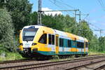 646 044 hat soeben den Brandenburger Hbf verlassen und ist auf den Weg nach Rathenow. Eigentlich sollten zu dem Zeitpunkt bereits die neuen LINT hier verkehren. Aufgrund Probleme mit der Klimaanlage setzte man die alten 646er ein während man die Probleme an den LINT gehob.

Brandenburg 20.07.2023