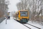 ODEG VT 650 bei Schneefall. Innerhalb 5 stunden ist am 27.01.2014 ca. 1.5 cm Schnee gefallen. Die ODEG ohne Verspätung im Bahnhof Niederlehme
