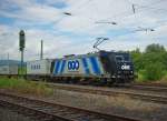 185 546-9 mit Containerzug in Fahrtrichtung Sden. Aufgenommen am 28.07.2010 in Eschwege West.