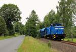 346 020-3 (345 213-3) der Press fuhr am 13.06.18 leere Schotterwaggons von Zwickau/Sachs. nach Bad Brambach. Hier ist der Zug in Siebenbrunn zu sehen.