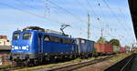 Eisenbahnbau- und Betriebsgesellschaft Pressnitztalbahn mbH, Jöhstadt (PRESS) mit ihrer  140 007-7  (NVR:  91 80 6140 825-1 D-PRESS ) für METRANS mit einem Containerzug am 18.10.23 Höhe Bahnhof Magdeburg Neustadt.