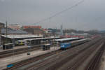 145 030-7 der PRESS steht mit dem MRB Ersatzzug in Hof Hbf, 09.12.2016