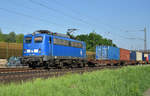 Eine immer wieder gern gesehende 140 037-1 der PRESS, mit Container unterwegs in Richtung Lüneburg. Höhe Bardowick, 15.05.2018.