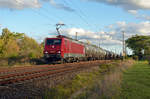 189 800 der Press schleppte am 04.10.20 einen Kesselwagenzug durch Greppin Richtung Dessau.