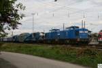 204 013-3 und 204 031-1 der Pressnitztalbahn stehen vor einen Trafotransportwagen mit Begleitzug des Unternehmens Felbermayr im Bahnhof Lichtenfels, und warten auf die Abfahrt um 22.30 Uhr, am 16.