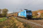 Blau macht glcklich: 145 030-7 mit Holzzug in Fahrtrichtung Norden. Aufgenommen bei Mecklar am 05.11.2011.