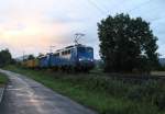 Spt am Abend des 26.08.2012 kamen noch 140 038-0 (140 851) und 140 037-1 (140 831) der PRESS mit einem kurzen Bauzug in Richtung Sden durch Eschwege West. Aufgenommen nahe der Nordeinfahrt nach Eschwege.