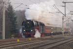 PRESS 01 0509-8 mit dem DPE 20358 von Zwickau (Sachs) Hbf nach Essen Hbf, am 21.03.2015 in Erfurt Bischleben. Anlässlich des 80. Geburtstages der Lok fand diese Sonderfahrt ins Ruhrgebiet statt.