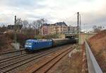 Aufgrund der vielen Triebwagenausfälle bei der MRB, fuhr die Press 145 030 einige Umläufe. Hier RE 26983 am 09.12.16 in bei Plauen/V.