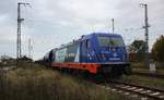 RDX 187 318-1 Raildox mit Dünger für LäDiHa in Anklam auf 7 - von der Grenze der DB Anlage in der Werkstrasse aus am 02.11.2020 aufgenommen.