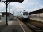 Am 19.04.2013 kam ES64U2-102 (182 602)mit einem leeren Holzzug durch Stendal in Richtung Berlin.