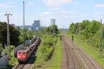 151 049-4 (Railpool) mit einem Güterzug in Herne Holsterhausen, 4. Mai 2023