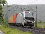 193 805-9 mit Containerzug in Fahrtrichtung Sden.