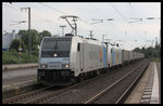 Railpool Loks im Doppelpack am 29.7.2016 um 18.19 Uhr im Bahnhof Brackwede:  185697 Transpetrol und dahinter 185676 retrack fuhren mit einem Ganzzug aus Rtg.
