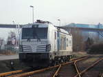 Im Stralsunder Übergabebereich stand,am 21.Februar 2017,die Railpool 193 813.