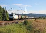 193 813 (Railpool) zu sehen am 15.07.21 mit einem Kesselzug in Etzelbach.