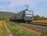 143 916-5 (RBH 108) in Doppeltraktion mit 143 069-3 (RBH 102) und Hackschnitzel-Zug in Fahrtrichtung Süden. Aufgenommen zwischen Mecklar und Ludwigsau-Friedlos am 04.10.2015.