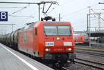 RBH Logistics GmbH mit  145 050-1 [NVR-Nummer: 91 80 6145 050-1 D-DB] und Kesselwagenzug Durchfahrt Magdeburg Hbf. (Bahnsteig 13) am 29.04.19 