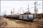 RBH 101 & 105 passieren mit dem Kesselpendel von Rostock-Seehafen nach Stendell am 16.03.2009 den Abzweig Srg.