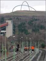 RBH-Einstellanlage vor der Berge-Halde (oder in Neudeutsch: dem Landschaftsbauwerk) Hohe Ward mit dem Himmel-Observatorium.