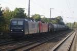 Lok 105 der RBH,  alias 143 186-5 in Doppeltraktion mit Schwesterlok 143 191-5 am Haken,fuhren am 19.09.2009 mit einem Kesselzug durch den Wunstorfer Bahnhof in Richtung Seelze.