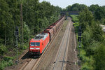 Zum Aufnahmezeitpunkt war 185 003 leihweise bei der RBH im Einsatz.
Das Foto entstand am 24. Juni 2010 zwischen Bottrop Hbf und Bottrop-Boy.