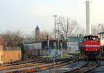 Nachschuss auf DH 712 der RheinCargo, die am 08.01.2018 im Düsseldorfer Hafen unterwegs ist