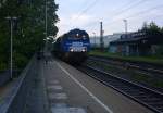 Die V206 und die Class 66 PB17 beide von der Rurtalbahn und kommen als Lokzug aus Richtung Herzogenrath die Kohlscheider-Rampe hoch und fahren durch Kohlscheid  in Richtung Richterich,Laurensberg