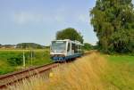 Unweit des B Gnhovener Strae macht ich diesen Nachschu vom RTB 654 015-6, der als RB 39 von Dalheim nach Rheydt unterwegs war. Freitag 2.8.2013