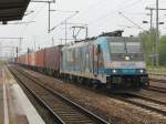 Bahnhof Berlin Schönefeld Flughafen, Einfahrt 186 110 der Rurtalbahn zum Personalwechsel am 21.