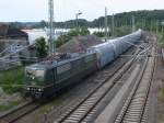 Auch die zweite 151er von SRI hatte ein paar Einstze auf Rgen vor dem Kreidezug fr die  Stammlok  151 170.Am 19.Juni 2013 stand die Lok,mit ersten Teil Kreidewagen,am alten Kleinbahnhof in Bergen/Rgen,am Abstellplatz wo die Wagen bis zum Eintreffen der restlichen Wagen abgestellt werden.