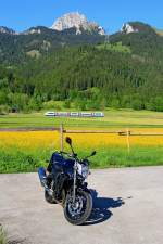 BOB mit meine Moped in Vordergrund, und mit Wendelstein in Hintergrund :-)
25.05.2012