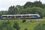 Der NordWestBahn-Triebzug VT 643 307 Anfang Juli 2019 bei Altenbeken.