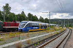 Der NordWestBahn-Triebzug VT 643 309 Anfang Juli 2019 am Altenbekener Bahnhof.