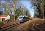 Der NWB Triebwagen 643315 nach Bielefeld erreicht hier am 21.1.2020 um 10.42 Uhr den Ortsrand des Stadteil Osnabrück Sutthausen.