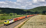 Die TX Logistik AG Elektrolokomotive 193 551 fährt in Gambach mit einem Containerzug südwärts.Bild vom 16.6.2017