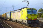 TXL - TX Logistik AG mit der Alpha Trains Vectron   193 550  [NVR-Number: 91 80 6193 550-1 D-ATLU]  Zwei Pole mit enormer Zugkraft  mit KLV-Zug Richtung Rostock am 08.12.18 Bf.