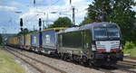 TXL - TX Logistik AG, Troisdorf [D] mit der MRCE Vectron  X4 E - 879  [NVR-Nummer: 91 80 6193 879-4 D-DISPO] und Taschenwagenzug Richtung Rostock am 28.05.20 Bf. Saarmund.
